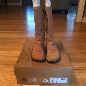 Ugg skylar boots size 5