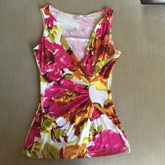 CLOSING WEDNESDAY LAST CHANCE Cache Floral Top