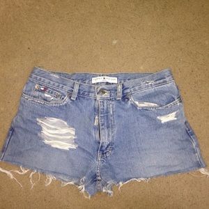 Tommy Hilfiger distressed shorts