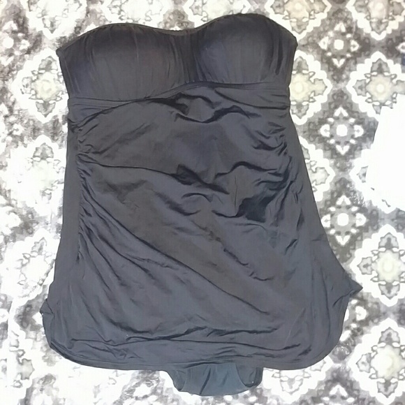 One-piece Black Swimming suit. - Picture 1 of 4