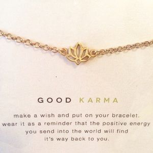 Dogeared Good Karma Lotus Bracelet (gold)