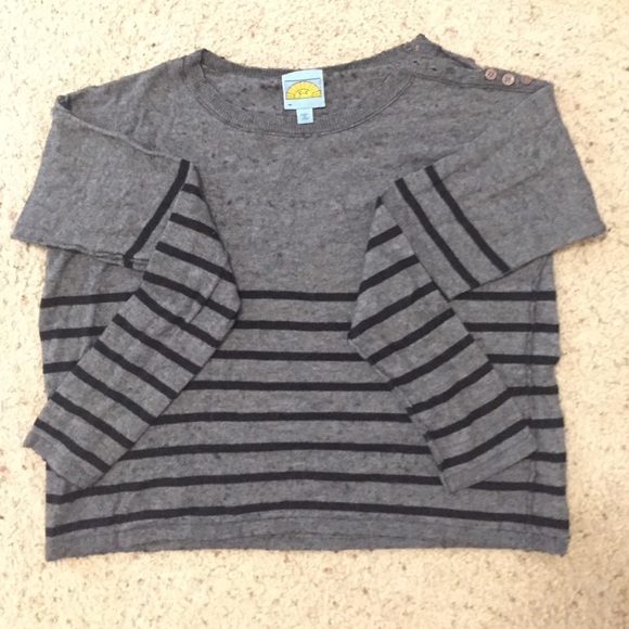 Wool/rayon/cashmere blend crop sweater