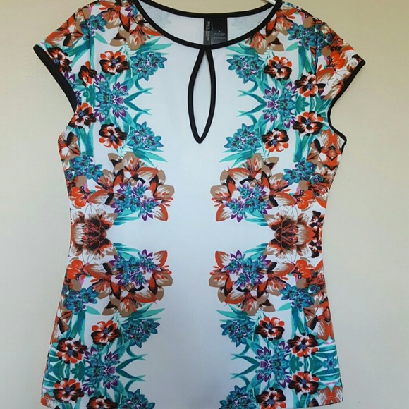 ✔Flash Sale!! NWOT Bisou Bisou Blouse