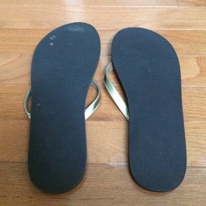 clarks salon spirit flip flops