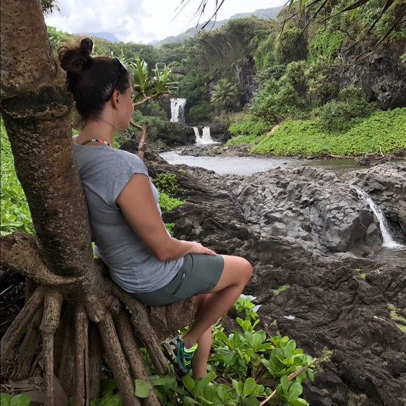 Meet ✨POSH AMBASSADOR✨ Alliegator - Picture 3 of 5