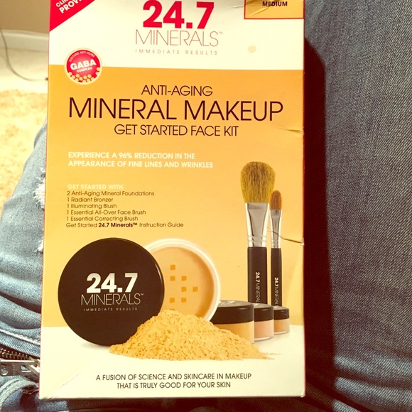 Anti aging mineral makeup face kit