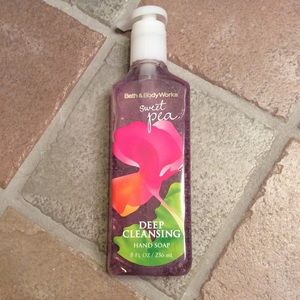 Bath and Body Works Sweet Pea Hand Soap
