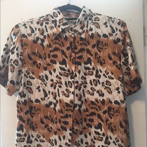 Gorgeous vintage silk leopard print blouse!