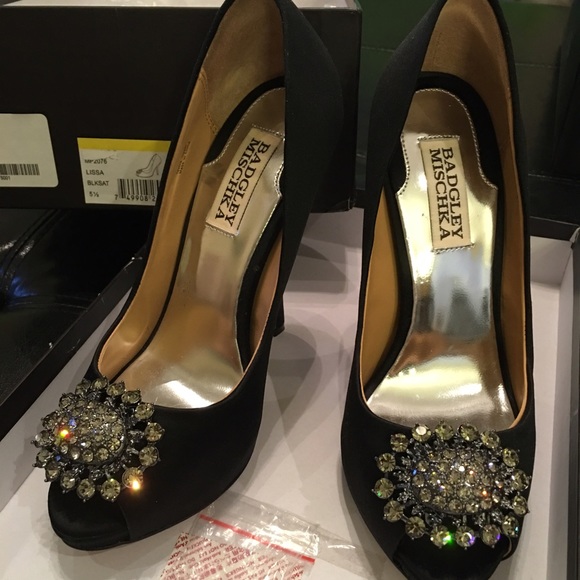 Sale brand new Badgley Mischka black size 5.5❤️ - Picture 1 of 3