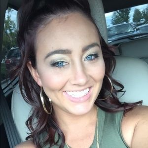 Meet your Posher, Brooke