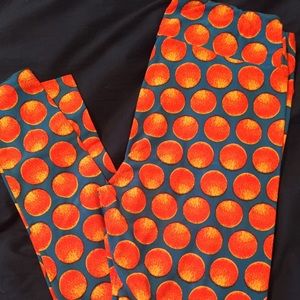 Lularoe TC leggings! (BRAND NEW)