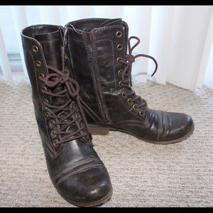 Combat boots