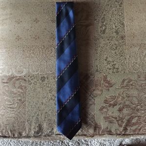 Men's vintage tie made by Windsor