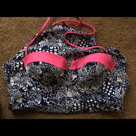 Adorable Lilly Pulitzer Swimsuit! 👙