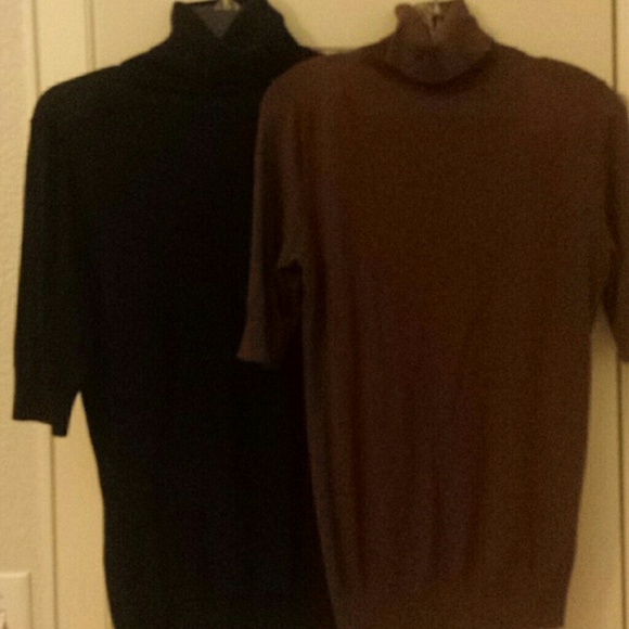 Short sleeved turtleneck sweater