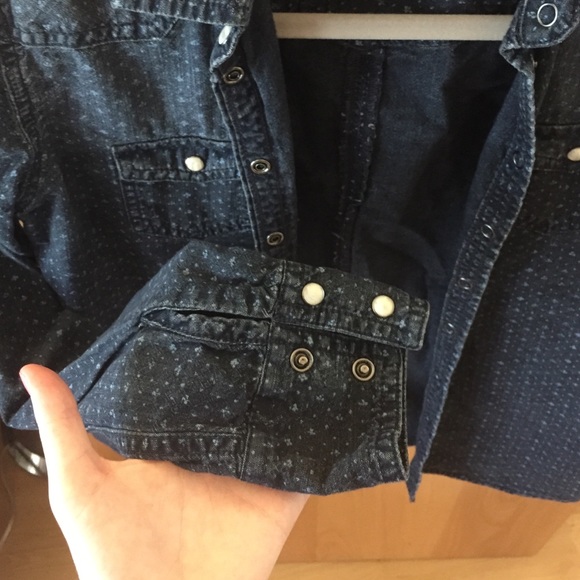 AE CHAMBRAY TOP - Picture 3 of 4