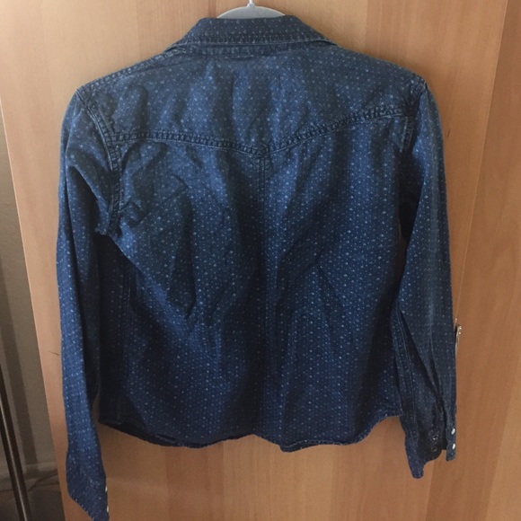 AE CHAMBRAY TOP - Picture 4 of 4