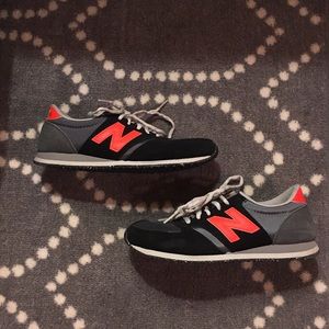 Women's New Balance 420 Size 9 Sneakers