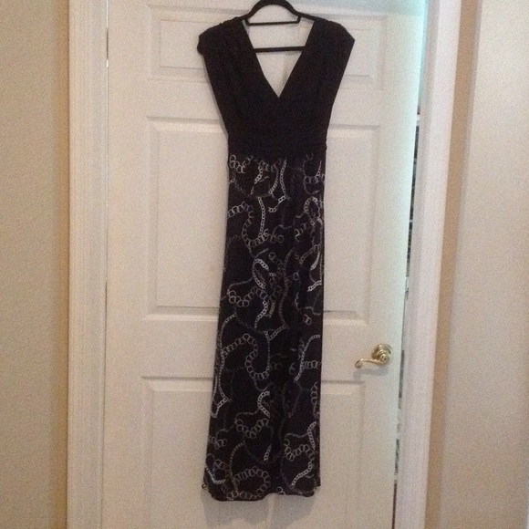Dress - Picture 2 of 4