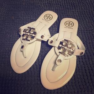 White sandals TB SZ 6