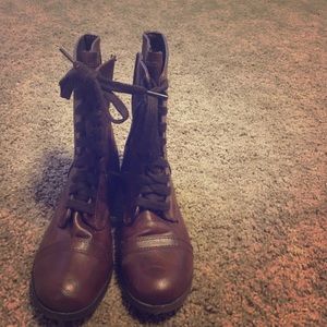 Combat boots