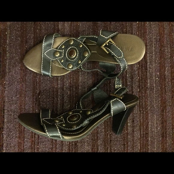 Unisa strappy  high heel