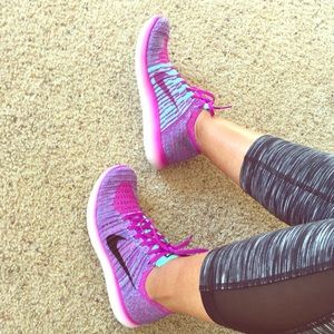 Nike Free Flyknit RN size 6.5 (23.5cm)