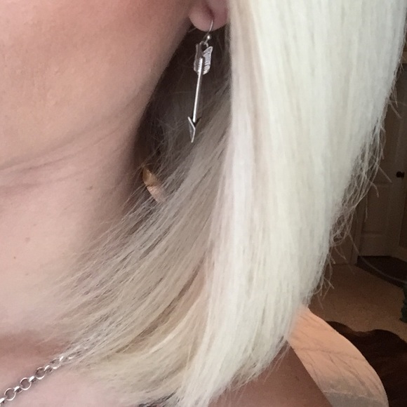 Fearless Soul arrow pistol feather necklace set - Picture 3 of 4