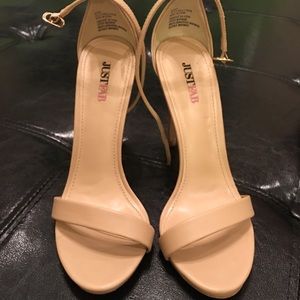 Sale just fab sandal heel nude color size 5.5❤️