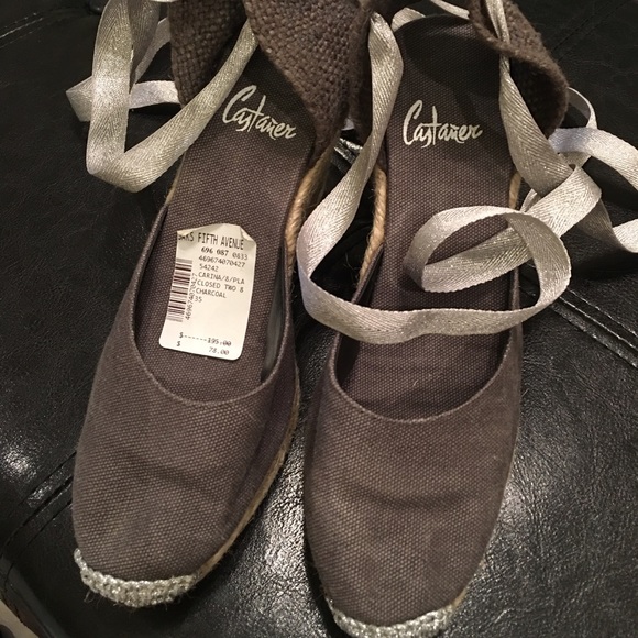 Sale brand new wedge from saks grey tie up size 5