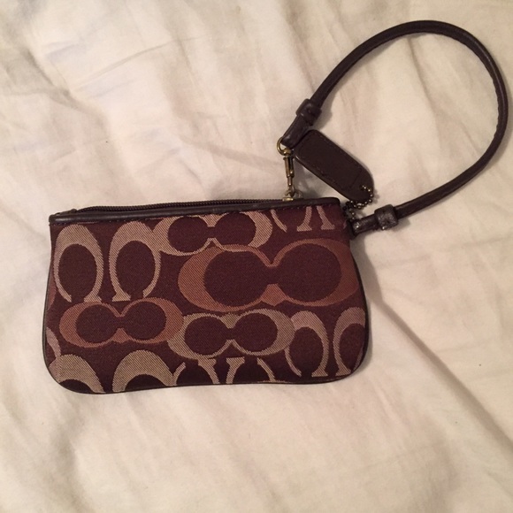 GUC Coach Wristlet in Brown - Picture 2 of 3