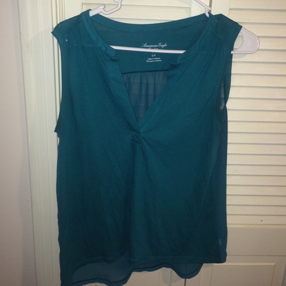 turquoise tank top