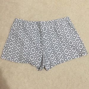 Adorable patterned shorts!!