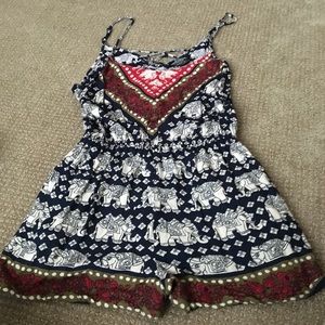 Tillys elephant romper