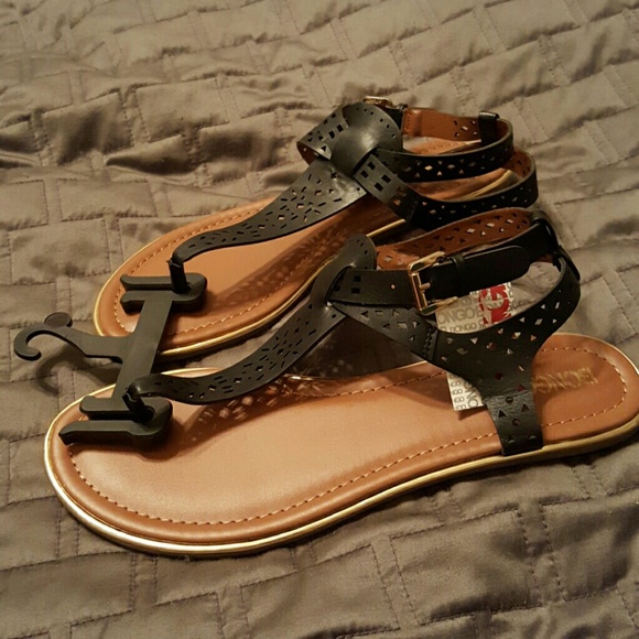 Black Bongo size 11 geometric cutout sandals, NWT