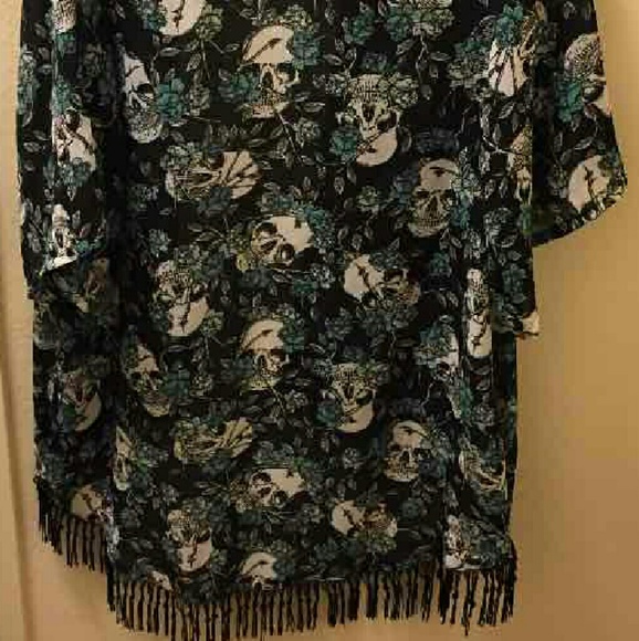 Hot topic kimono - Picture 2 of 2