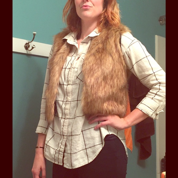 Cropped, faux fur vest