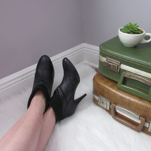 MNG Shoes - Leather Heeled Slip On Bootie NWOB 38