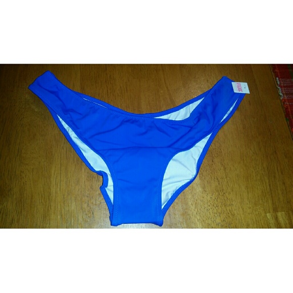 NWT Rouched cheeky bikini bottom