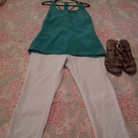 Green razor back tank - Picture 3 of 3