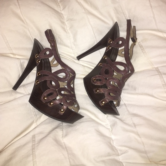 Brown leather Jessica Simpson sandals