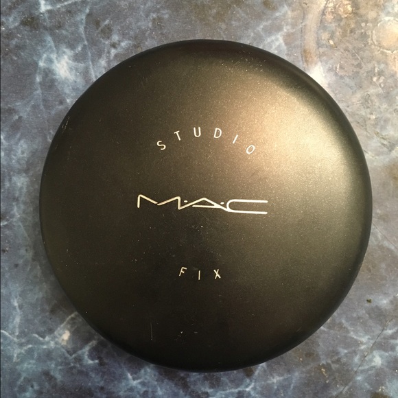 M.A.C compact