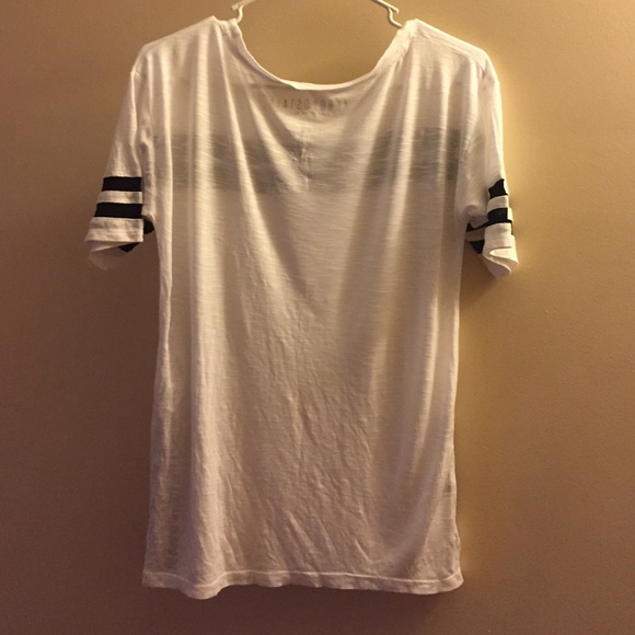 Fashion Top - Picture 3 of 4