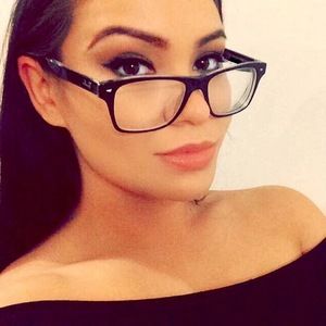 Meet your Posher, Jackie