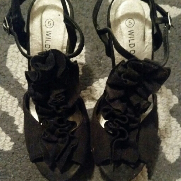 T-strap Black Ruffle Platform Heels - Picture 3 of 4