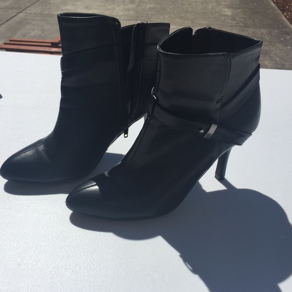 Black booties! Adorable!
