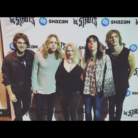 Meet your posher - Picture 3 of 8