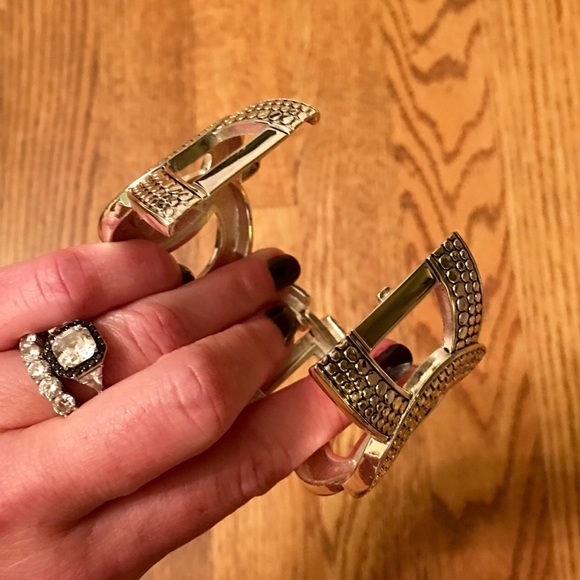 ❗️SOLD❗️Hammered Silver Cuff - Picture 4 of 4