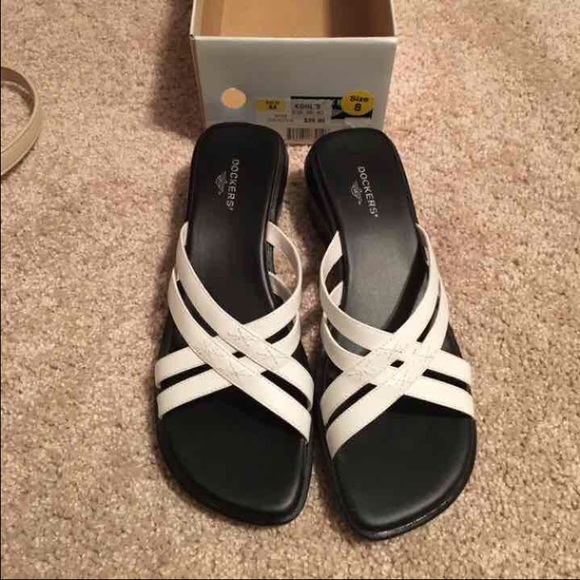 New In Box Women's Dockers Sandals