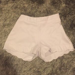 High waisted shorts with scallop bottom